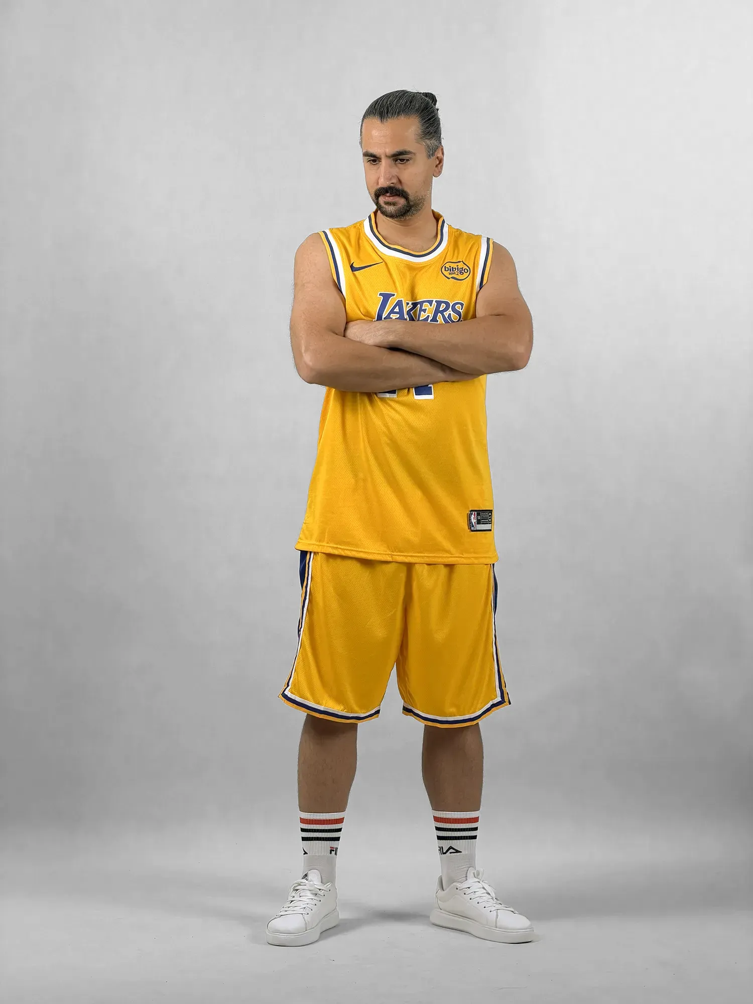 کیت بسکتبالی وارداتی تیم لیکرز Los Angeles Lakers جنس فلامنت (تایلندی)