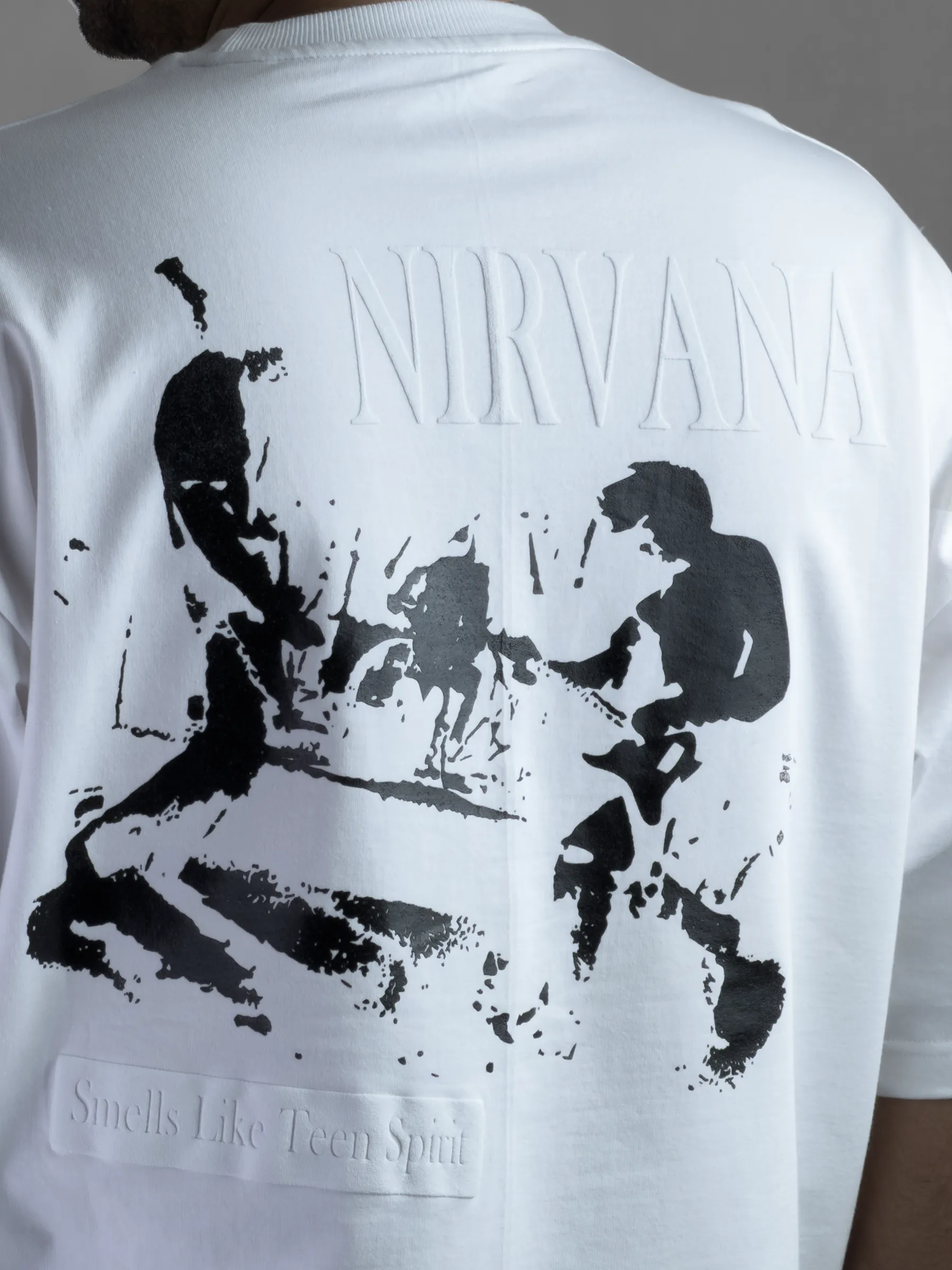 تیشرت باکسی با چاپ پفکی NIRVANA ماکان پنبه رنگ سفید