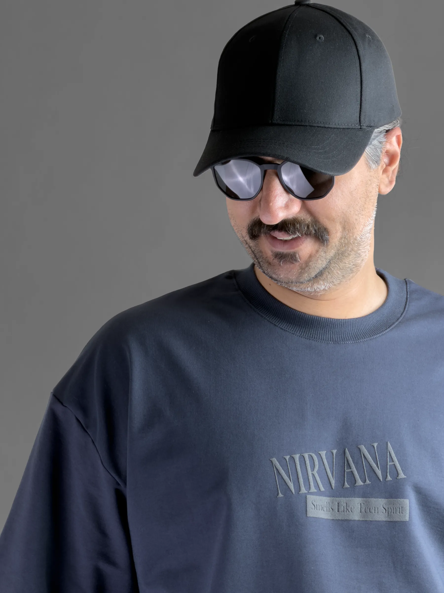 تیشرت باکسی با چاپ پفکی NIRVANA ماکان پنبه رنگ دودی
