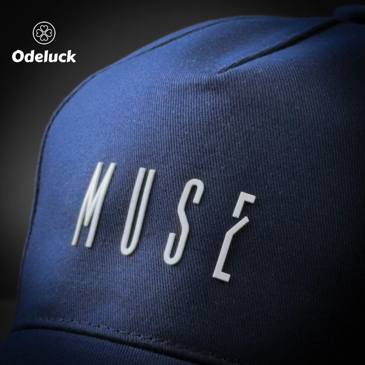 کلاه کپ بیسبالی آستردار با سگک تنظیم پشت از جنس کتان MUSE | جزئیات لوگو