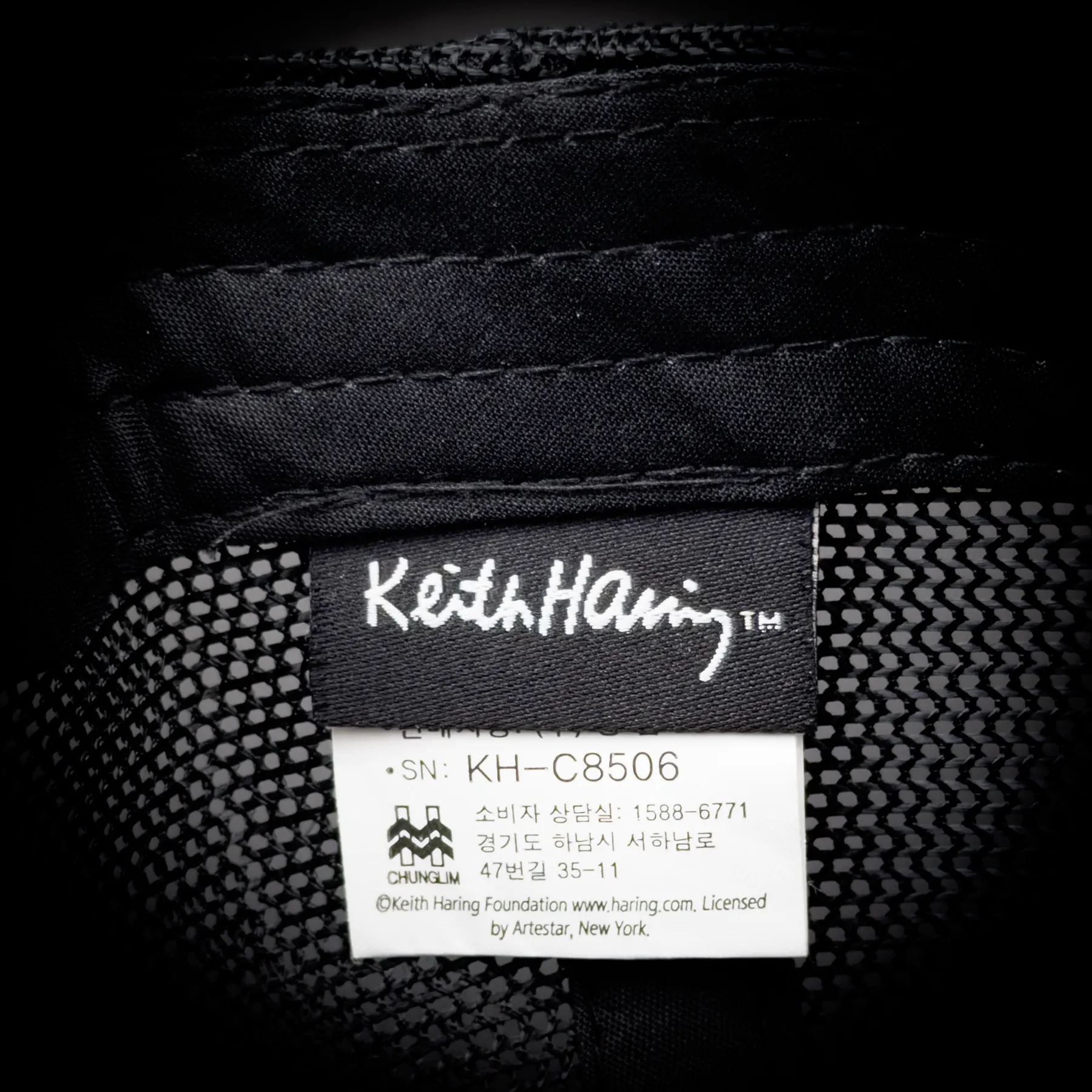کلاه کپ پشت تور شمعی نقاب تخت KEITH HARING | جزئیات داخل کلاه