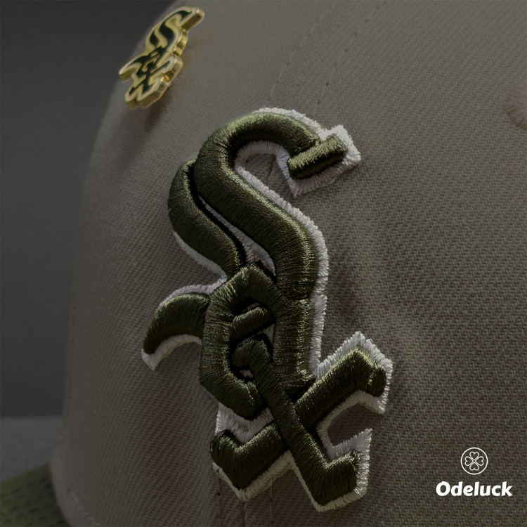 کلاه کپ بک فیت NEW ERA - CHICAGO SOX WORLD SERIES | جزئیات گلدوزی جلو