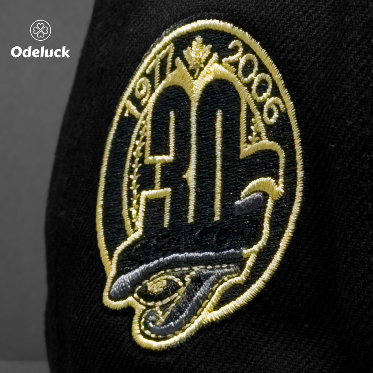 کلاه کپ بک فیت NEW ERA - TORONTO BLUE JAYS 30TH | جزئیات گلدوزی بغل