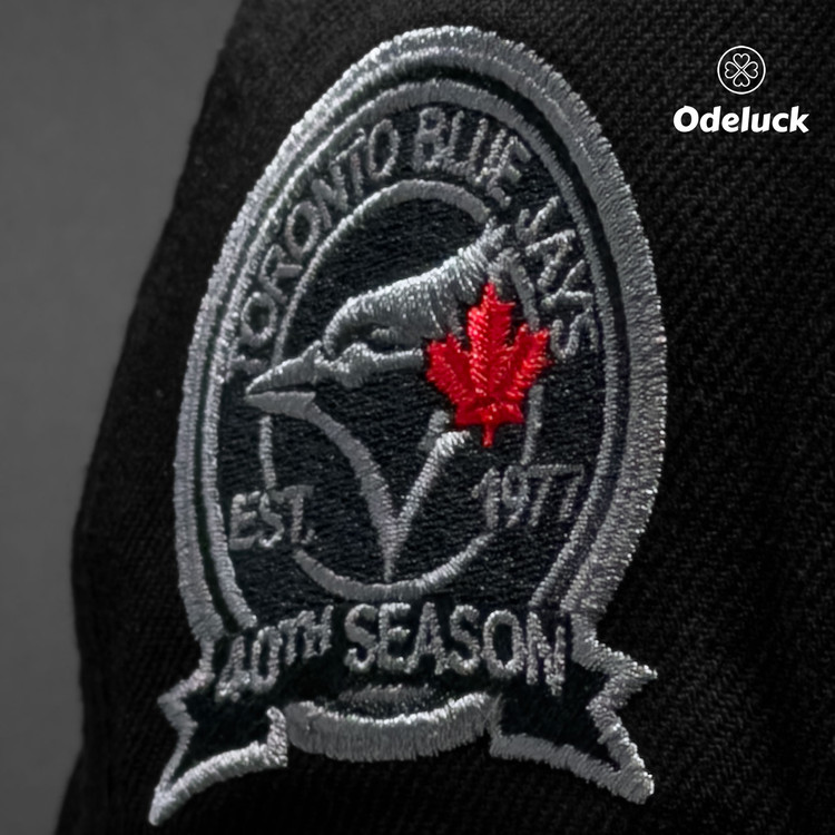 کلاه کپ بک فیت NEW ERA - TORONTO BLUE JAYS | جزئیات گلدوزی بغل