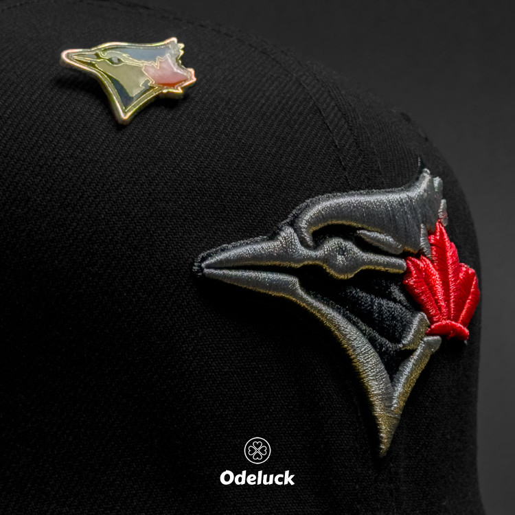 کلاه کپ بک فیت NEW ERA - TORONTO BLUE JAYS | جزئیات گلدوزی جلو