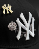 کلاه کپ بک فیت مدل NY YANKEES ROSE 1999 WS PIERCING | جزئیات گلدوزی جلو و پین