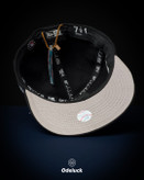 نمای زیر نقاب تخت کلاه کپ فیت نیو ارا رنگ طوسی کلاسیک (Grey Undervisor)