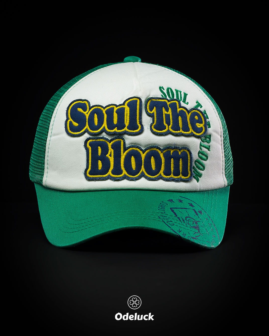 کلاه پشت تور تاجدار سبز و سفید برند چانگ لیم طرح Soul The Bloom
