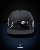 نمای روبرو کلاه کپ نیو ارا TORONTO BLUE JAYS با لوگوی پرنده و ستارهها
