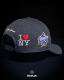 نمای پشت کلاه کپ نیو ارا یانکیز با گلدوزی I LOVE NY و بند اسنپ بک