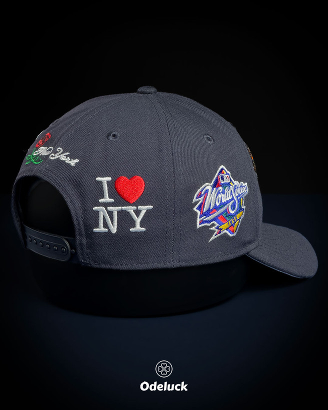 نمای پشت کلاه کپ نیو ارا یانکیز با گلدوزی I LOVE NY و بند اسنپ بک
