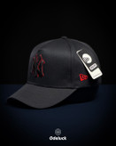 نمای سه رخ کلاه نیو ارا NY مشکی با لوگوی قرمز New Era