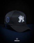 نمای نیمرخ کلاه نیو ارا NY Yankees با پچهای ساید و گلدوزی مشکی
