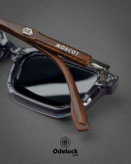 نمای زاویهدار لولا و حک برند MOSCOT روی دسته طرح چوب کد 463