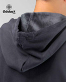 نمای نزدیک از نرمی و تراکم آستر مخمل (ولوت) داخل کلاه