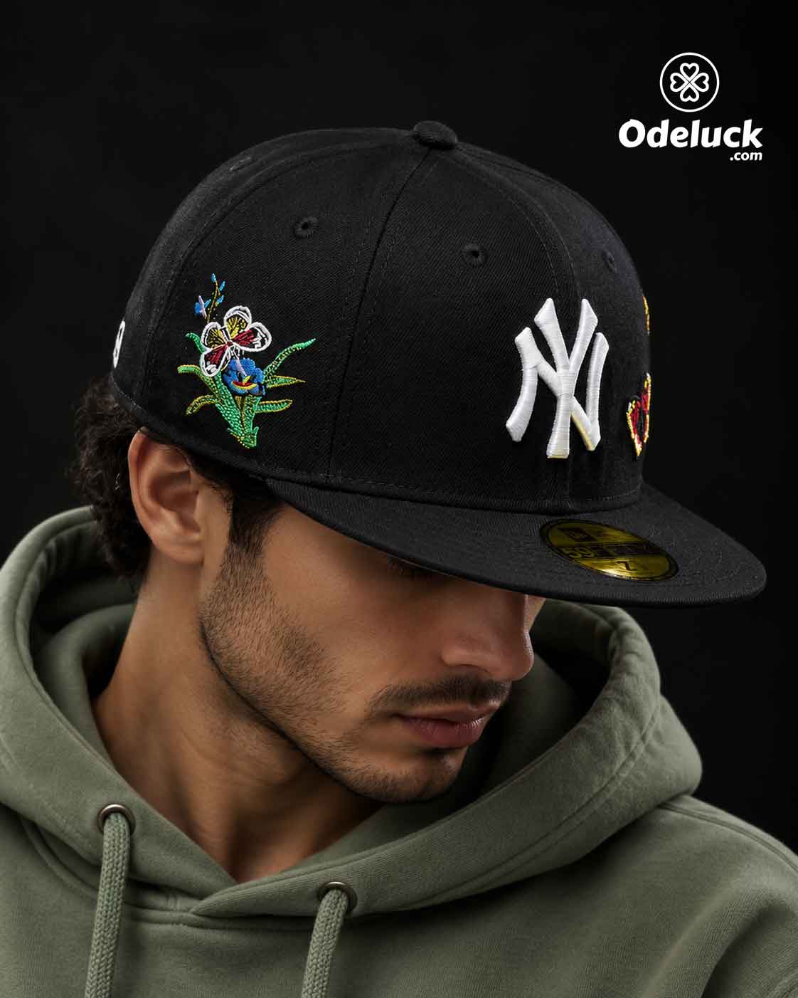 نمای تنخور روی سر مدل مرد نمای سه رخ کلاه بک فیت نیوارا مدل NY YANKEES BUTTERFLY | کد 392