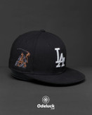 نمای سهرخ کلاه LA Dodgers مشکی با گلدوزی فرشته مرگ در کنار کد 489