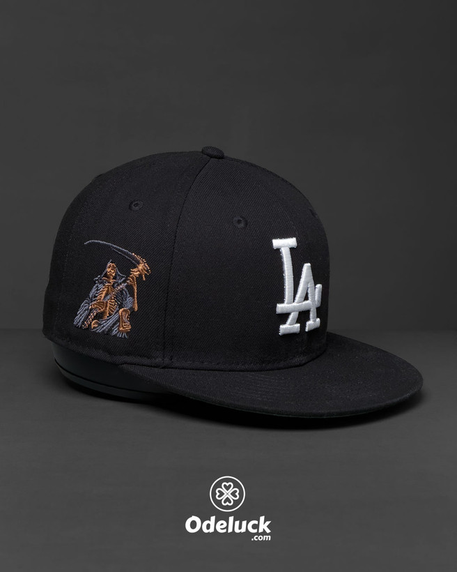 نمای سهرخ کلاه LA Dodgers مشکی با گلدوزی فرشته مرگ در کنار کد 489