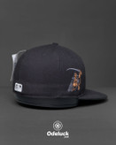 نمای پشت کلاه نیو ارا 59FIFTY با لوگوی MLB و گلدوزی فرشته مرگ کد 489
