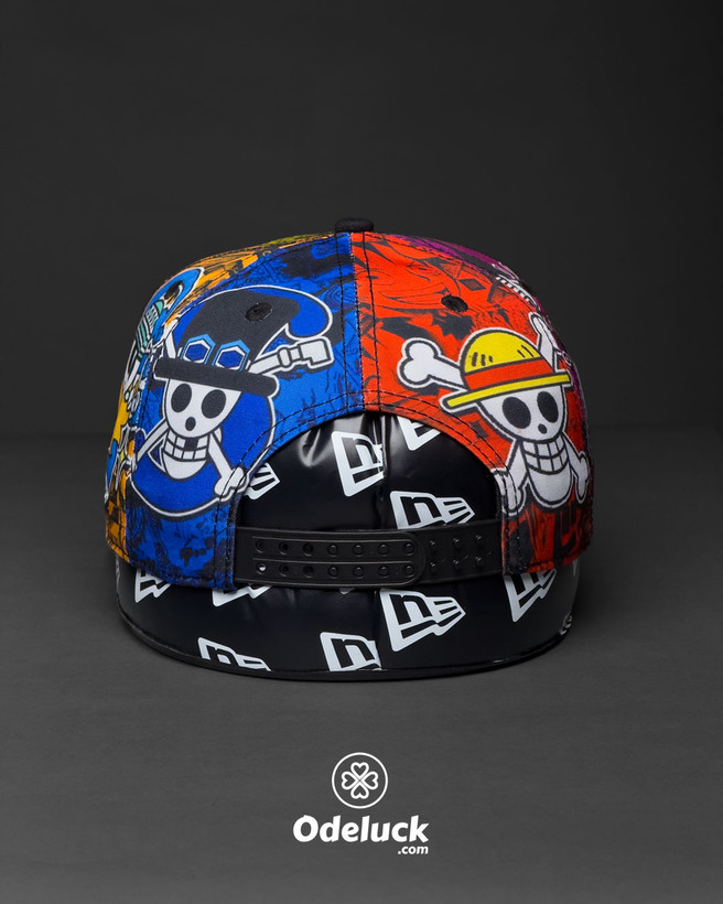 نمای پشت کلاه نیو ارا 9FIFTY با بند اسنپبک و نمادهای رنگی ONE PIECE کد 498