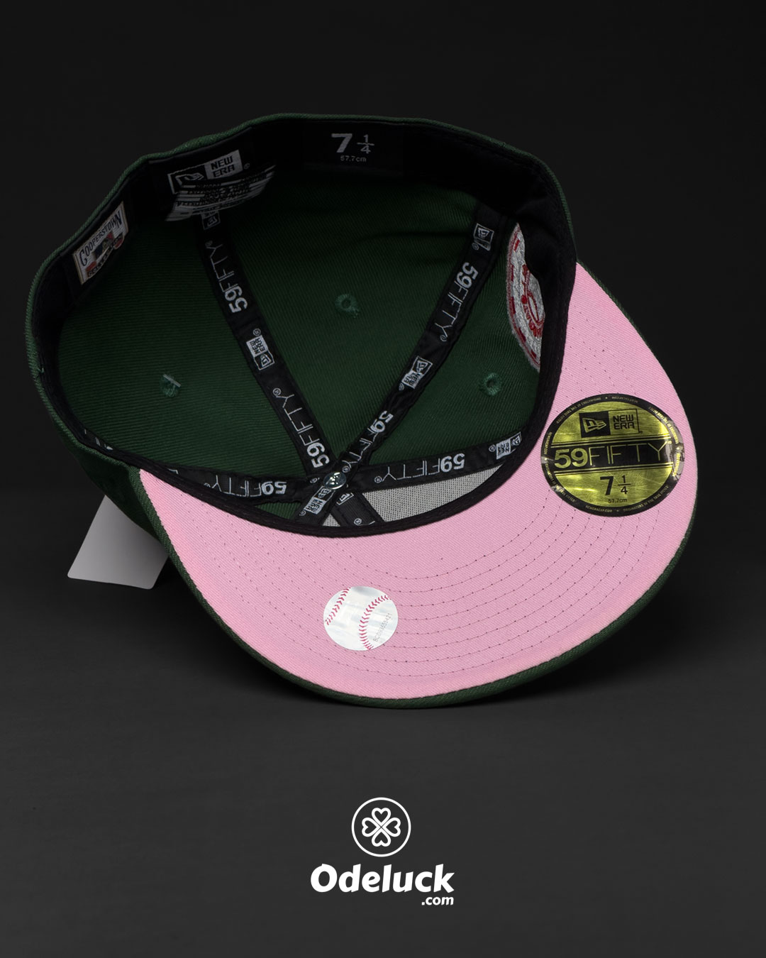 نمای داخل کلاه بکفیت 59FIFTY سایز 7 1/4 با زیره نقاب صورتی کد 509