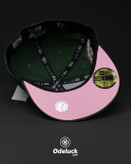 نمای داخل کلاه بکفیت 59FIFTY سایز 7 1/4 با زیره نقاب صورتی کد 509